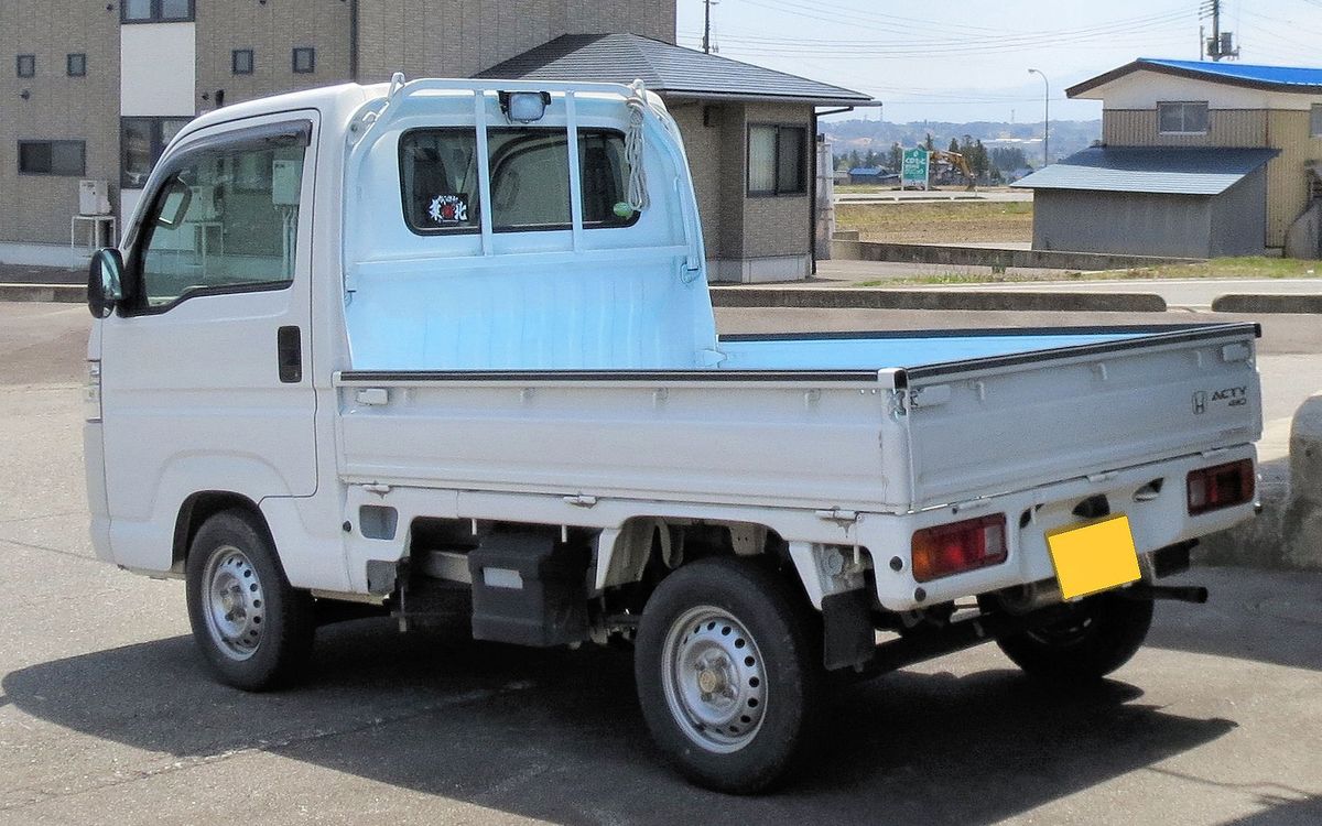Honda Acty kei truck, eligible in Canada under the 15-year rule