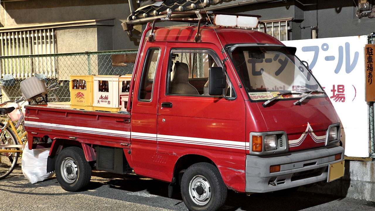 Daihatsu Hijet Jumbo kei truck of the kind graded on Japanese auction sheets